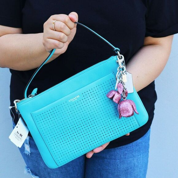 NEW Coach 3D Giant Tea Rose Droplet Bag Charm Key Chain GLITTER PINK - Picture 2 of 5